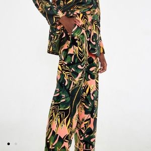 NWT FARM Rio Pale Leaf Velour Pants Size Large L